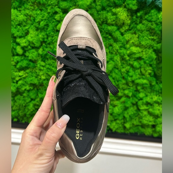 Geox Women's Shahira Walking Shoe - Picture 5 of 7